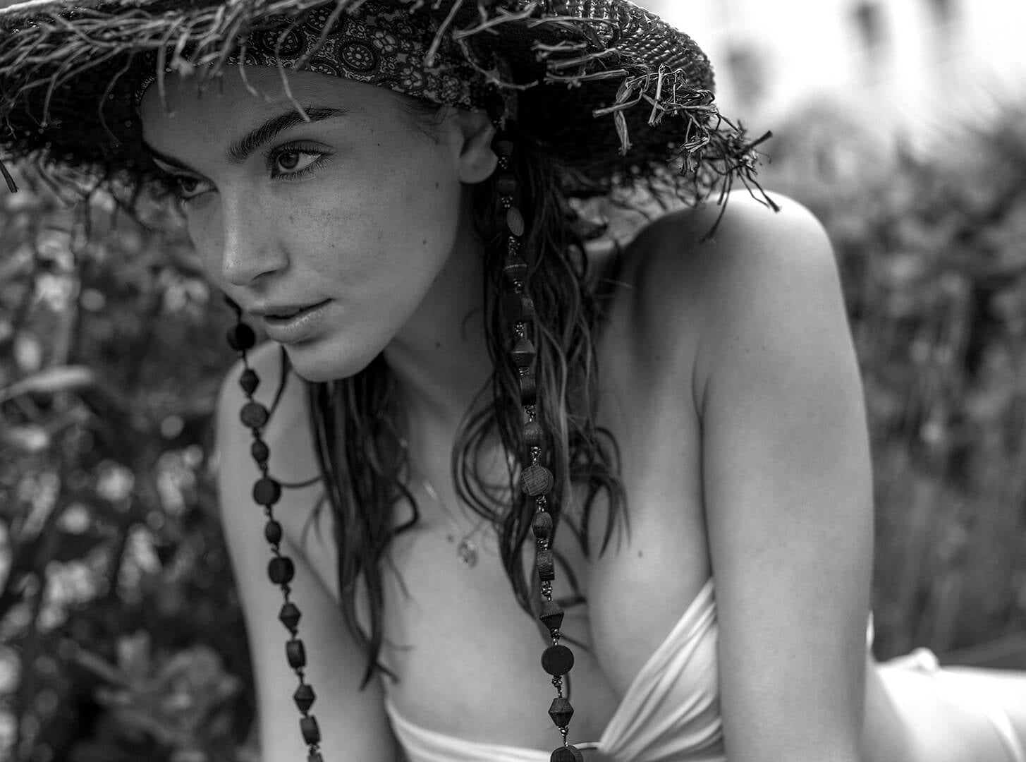 SANDRA HORTELANO "Summer Breeze" for Kooss Magazine by Sergi Padial